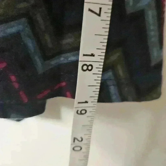 EUC! Lularoe short sleeve blouse! - Picture 3 of 4